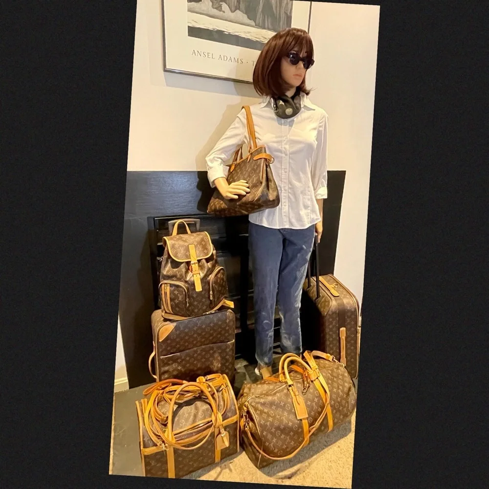 🎉HP🎉Louis Vuitton Travel Set - Picture 2 of 7